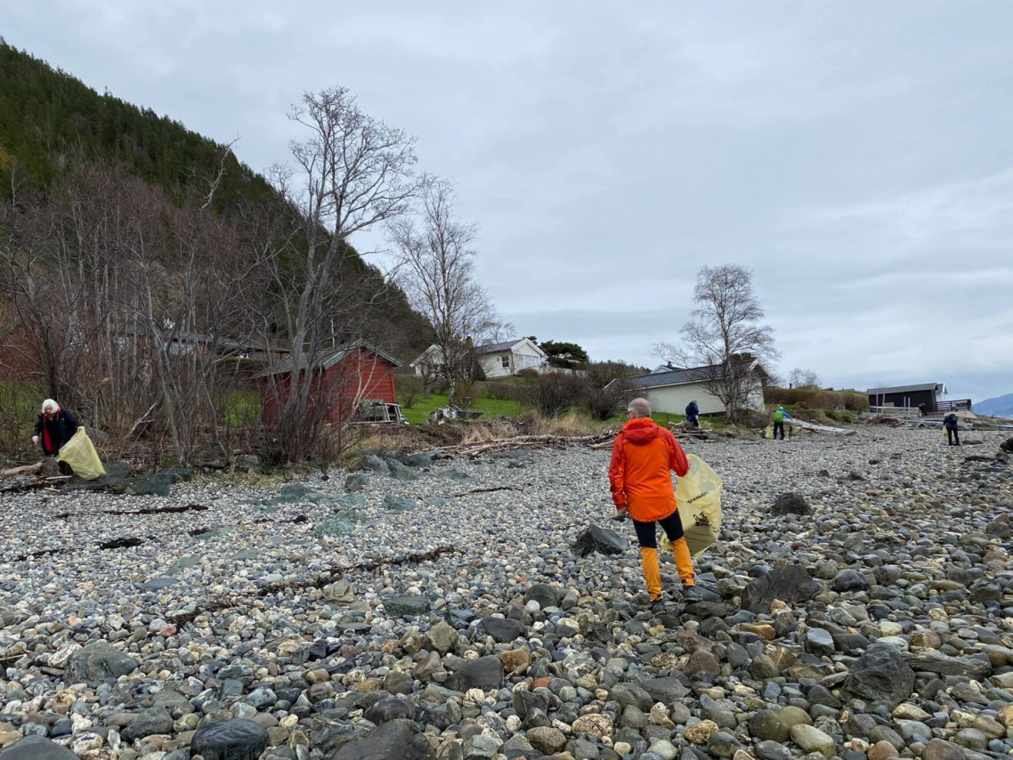 Strandrydding i Fiskvika på Skatval